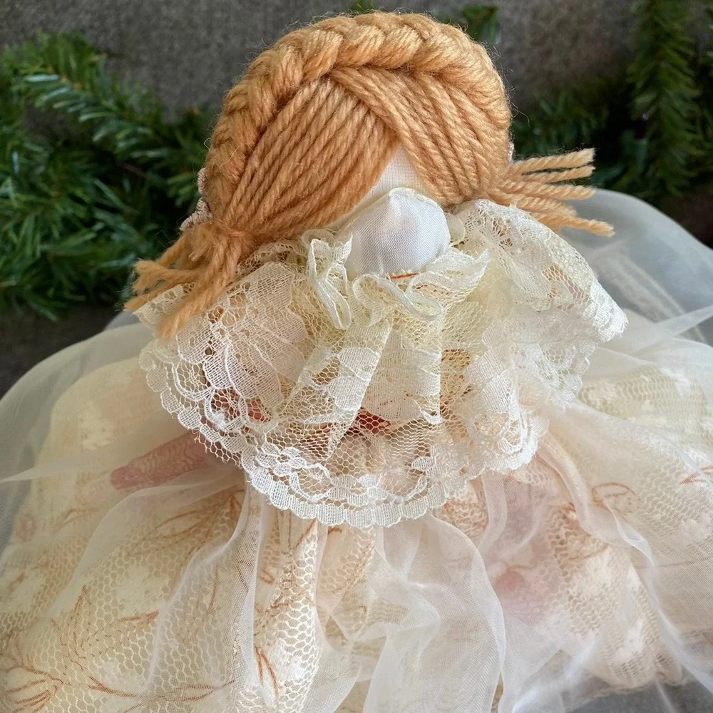 Doll Tissue Holder‎